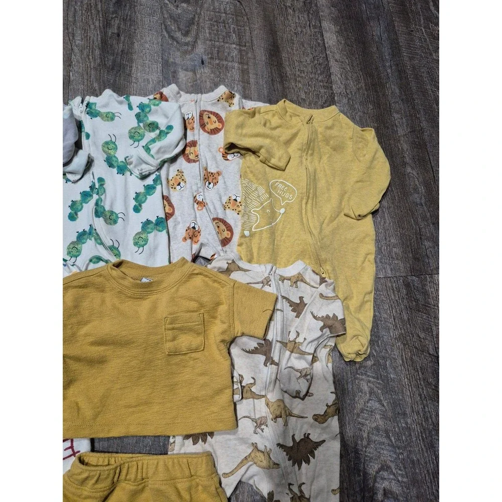 Old navy baby boy clothing lot size 0-3 months